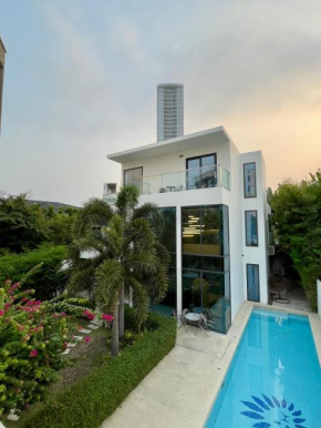 Youth Journey Six-Bedroom Pool Villa